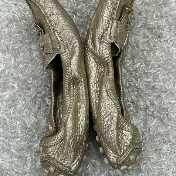 Louis Vuitton Metallic Gold Leather Bow Scrunch Slip On Loafers - Picture 7 of 12